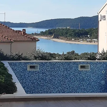 Croatica Podsolarsko שיבניק