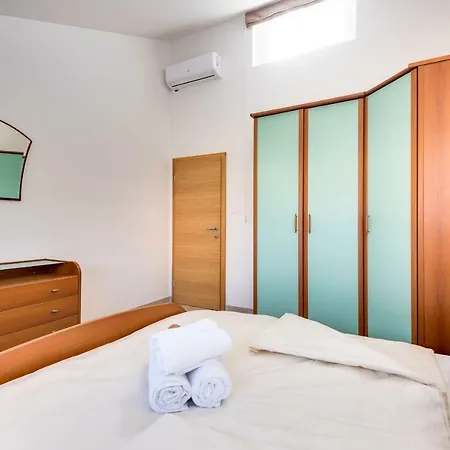Apartment Croatica Podsolarsko *