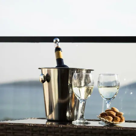 Croatica Podsolarsko דירה *