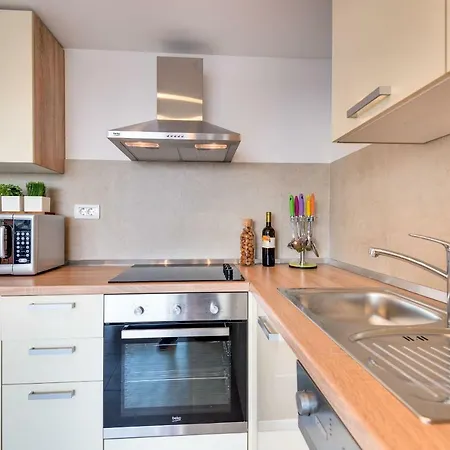 Croatica Podsolarsko Apartment