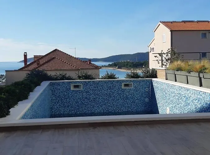 Croatica Podsolarsko Sibenik