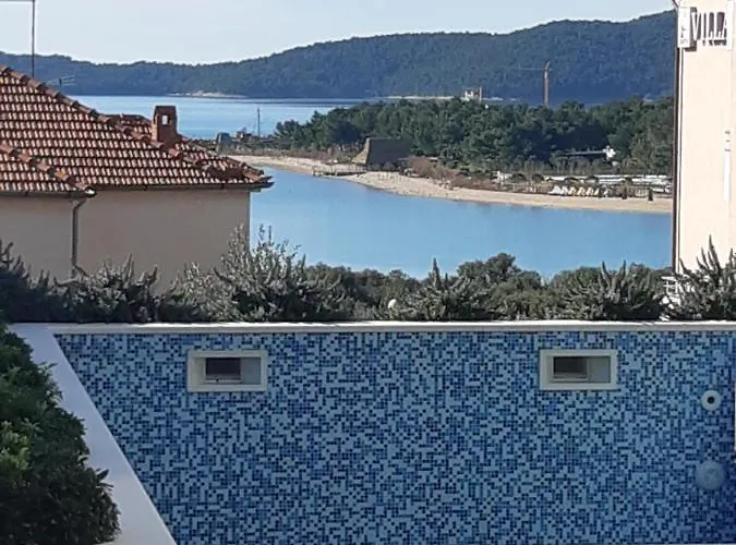 Croatica Podsolarsko Sibenik