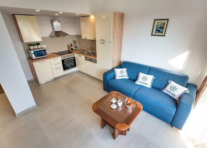 Croatica Podsolarsko דירה *