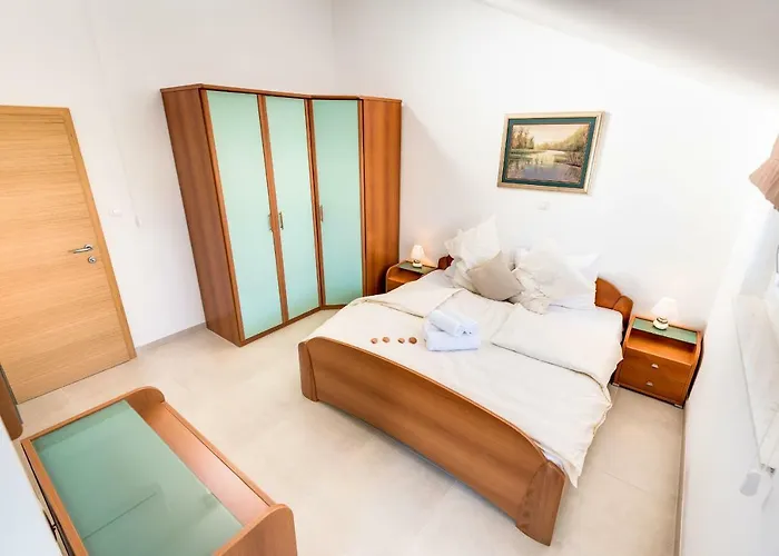 Croatica Podsolarsko 希贝尼克