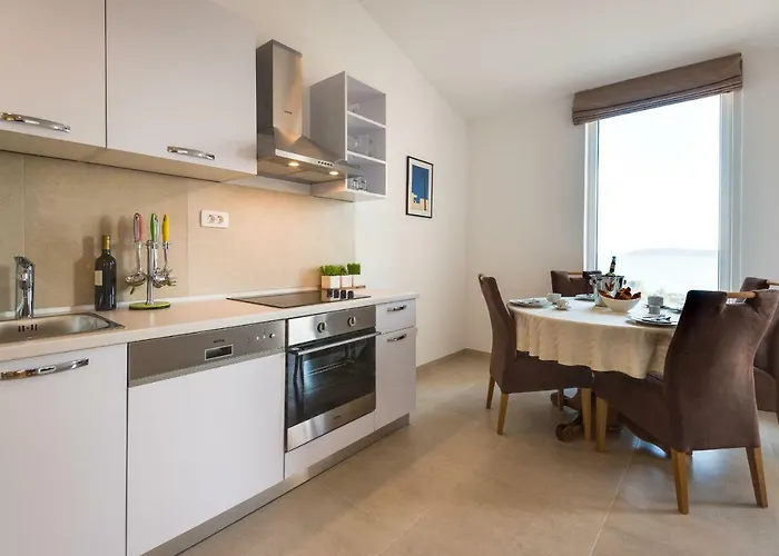 Croatica Podsolarsko Sibenik